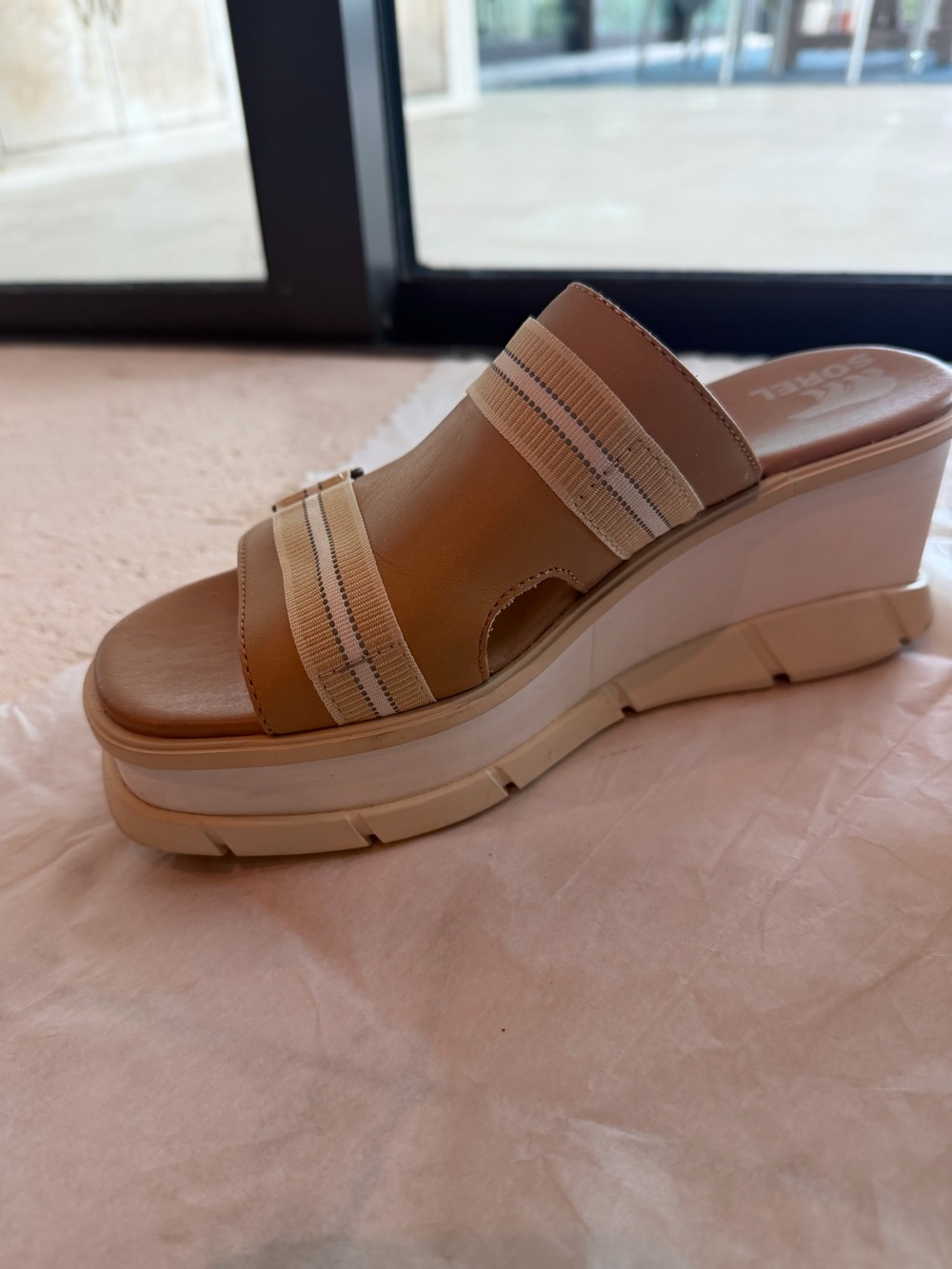 Sorel Joanie III Tan Platform Slide Sandals 8 - Picture 2 of 7